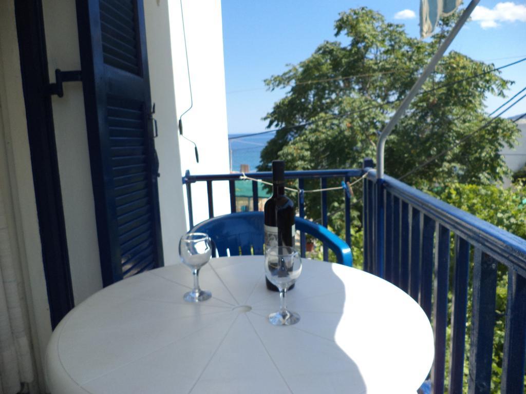 Apartmán To Kamari Paralia Agias Foteinis Pokoj fotografie