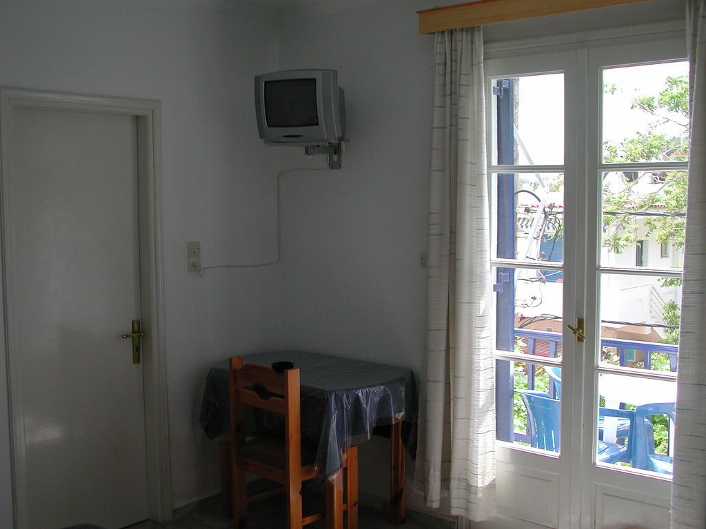 Apartmán To Kamari Paralia Agias Foteinis Pokoj fotografie